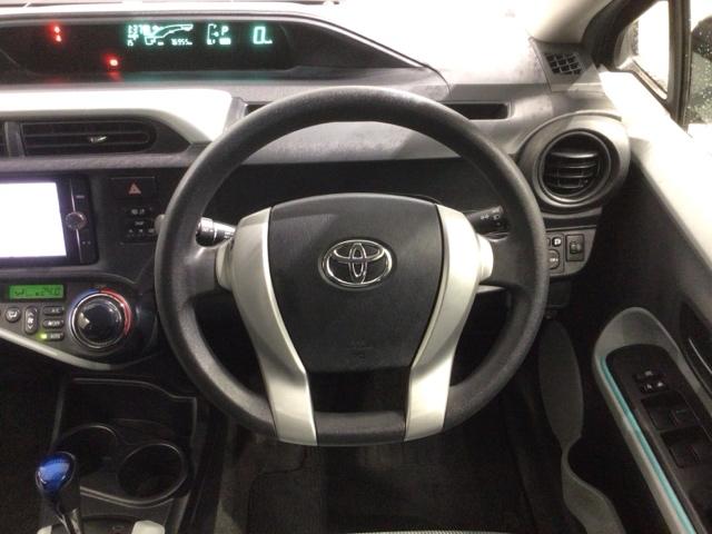 アクア Ｓ　１年保証　ワンオ－ナ－　ナビＴＶ　Ｒカメラ　ＤＶＤ　ＥＴＣ　ＬＥＤライト　スマ－トキ－　盗難防止装置　ドアバイザ－　ＡＡＣ　スマートキープッシュスタート　キーレスエントリ　ＬＥＤヘッドライト　イモビ（8枚目）