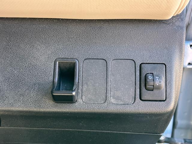 ミラココア ココアＸ　オートエアコン　パワステ　パワーウィンドウ　スマートキー　盗難防止システム　ベンチシート（32枚目）