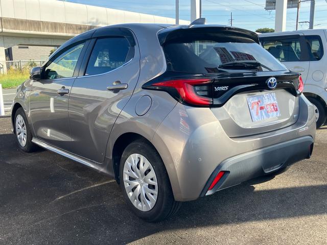 ヤリス ハイブリッドＺ　禁煙車　衝突軽減　レーダークルーズ　オートハイビーム　ＬＥＤヘッド　シートヒーター　スマートキー　オートエアコン　ドラレコ　ＥＴＣ（11枚目）