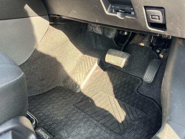ヤリス ハイブリッドＺ　禁煙車　衝突軽減　レーダークルーズ　オートハイビーム　ＬＥＤヘッド　シートヒーター　スマートキー　オートエアコン　ドラレコ　ＥＴＣ（25枚目）