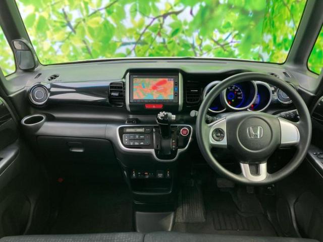 Ｎ－ＢＯＸカスタム ＳＳブラックスタイルパッケージ　新品タイヤ／保証書／純正　ＳＤナビ／シティーブレーキアクティブシステム（ホンダ）／両側電動スライドドア／シートヒーター　前席／ヘッドランプ　ＨＩＤ／Ｂｌｕｅｔｏｏｔｈ接続／ＥＴＣ　ワンオーナー（6枚目）