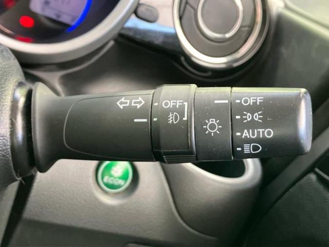 Ｎ－ＢＯＸカスタム ＳＳブラックスタイルパッケージ　新品タイヤ／保証書／純正　ＳＤナビ／シティーブレーキアクティブシステム（ホンダ）／両側電動スライドドア／シートヒーター　前席／ヘッドランプ　ＨＩＤ／Ｂｌｕｅｔｏｏｔｈ接続／ＥＴＣ　ワンオーナー（15枚目）