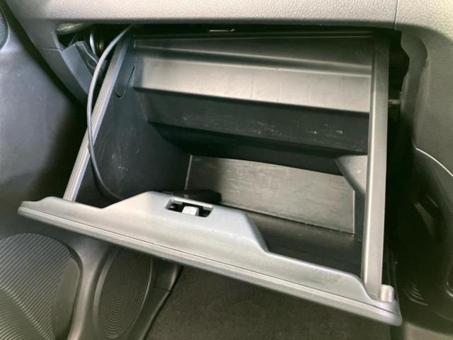 Ｎ－ＢＯＸカスタム ＳＳブラックスタイルパッケージ　新品タイヤ／保証書／純正　ＳＤナビ／シティーブレーキアクティブシステム（ホンダ）／両側電動スライドドア／シートヒーター　前席／ヘッドランプ　ＨＩＤ／Ｂｌｕｅｔｏｏｔｈ接続／ＥＴＣ　ワンオーナー（42枚目）