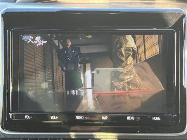 ヴォクシー ZSキラメキ3 純正 9インチ メモリーナビ/トヨタセーフティセンス/両側電動スライドドア/車線逸脱防止支援システム/シート ハーフレザー/ドライブレコーダー 前後/ヘッドランプ LED/USBジャック バックカメラ(10枚目)