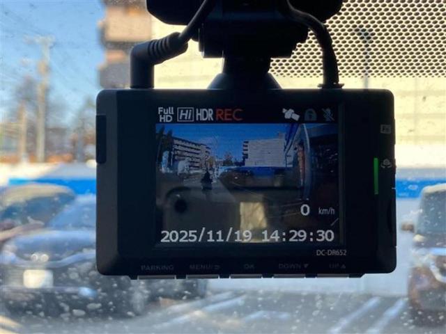 ヴォクシー ZSキラメキ3 純正 9インチ メモリーナビ/トヨタセーフティセンス/両側電動スライドドア/車線逸脱防止支援システム/シート ハーフレザー/ドライブレコーダー 前後/ヘッドランプ LED/USBジャック バックカメラ(15枚目)