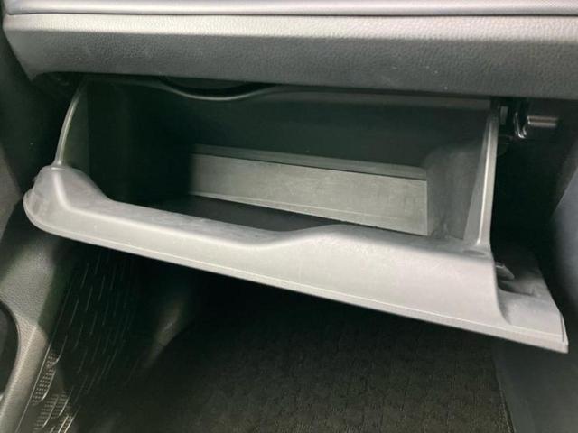 ノア Ｓｉ　保証書／社外　８インチ　ナビ／後席モニター　社外　９インチ／ヘッドランプ　ＬＥＤ／Ｂｌｕｅｔｏｏｔｈ接続／ＥＴＣ／ＥＢＤ付ＡＢＳ／横滑り防止装置／アイドリングストップ／バックモニター／フルセグＴＶ（42枚目）