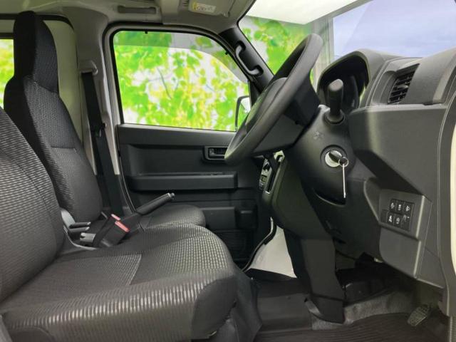 ハイゼットカーゴ デラックス　保証書／スマートアシスト（トヨタ・ダイハツ）／車線逸脱防止支援システム／登録済未使用車／ＥＢＤ付ＡＢＳ／横滑り防止装置／アイドリングストップ／エアバッグ　運転席／エアバッグ　助手席　レーンアシスト（4枚目）