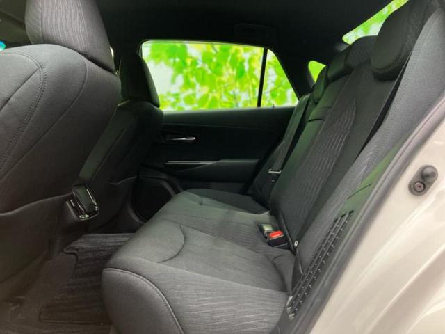 クラウンハイブリッド Ｓ　Ｃパッケージ　新品タイヤ／保証書／純正　８インチ　ＳＤナビ／トヨタセーフティセンス／シートヒーター　前席／車線逸脱防止支援システム／ドライブレコーダー　前後／ヘッドランプ　ＬＥＤ／ＵＳＢジャック　バックカメラ（8枚目）