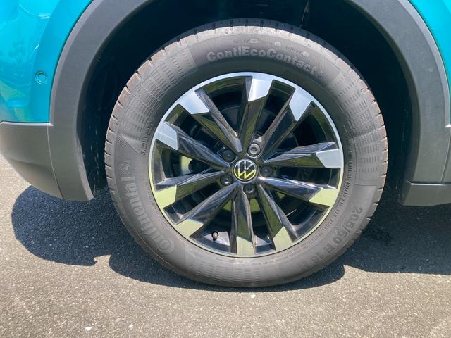 Ｔ－クロス ＴＳＩ　アクティブ　純正ナビ　アダプティブクルーズコントロール　アップルカープレイ（ワイヤレス）ブルートゥース接続　ブラインドスポットモニター　ルーフレール　リアカメラ　新車保証有（21枚目）