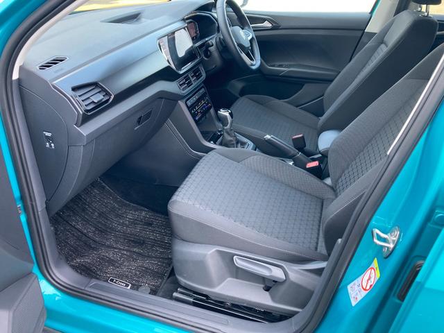 Ｔ－クロス ＴＳＩ　アクティブ　純正ナビ　アダプティブクルーズコントロール　アップルカープレイ（ワイヤレス）ブルートゥース接続　ブラインドスポットモニター　ルーフレール　リアカメラ　新車保証有（43枚目）