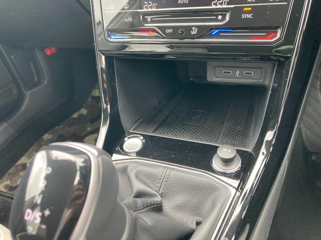 Ｔ－クロス ＴＳＩ　スタイル　デザインパッケージ　純正ナビ　リアカメラ　１８インチ　アップルカープレイ（ワイヤレス）　前後ドラレコ　ＥＴＣ（17枚目）