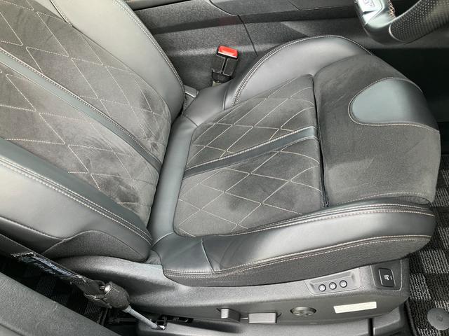 5008 GT ブルーHDi 純正ナビゲーション フルセグTV 社外19インチアルミ パノラマルーフ ドラレコ ETC 純正アルミ有 車検9年7月 タイヤ4本交換 BTオーディオ パワーリアゲート 衝突被害軽減ブレーキバックカメラ(17枚目)