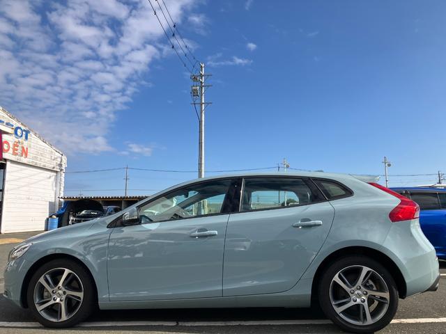 Ｖ４０ Ｔ３　アマゾンブルーエディション　限定車　パノラマガラスルーフ　純正ナビゲーション　フルセグＴＶ　電動シート　バックカメラ　ドラレコ　ＥＴＣ（10枚目）