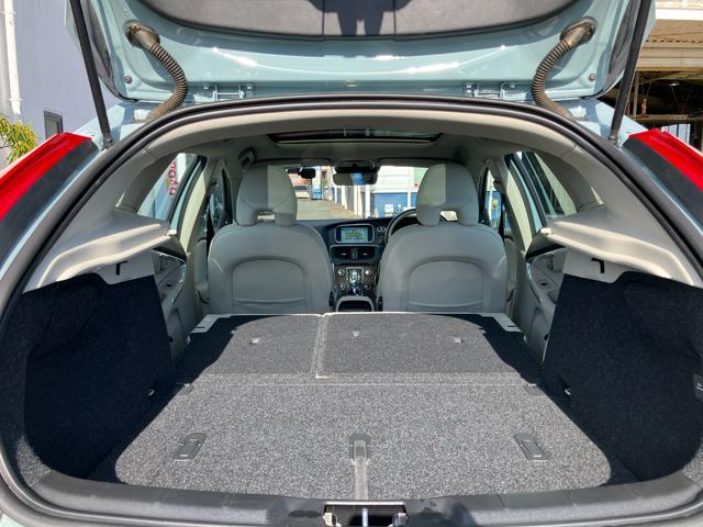 Ｖ４０ Ｔ３　アマゾンブルーエディション　限定車　パノラマガラスルーフ　純正ナビゲーション　フルセグＴＶ　電動シート　バックカメラ　ドラレコ　ＥＴＣ（16枚目）