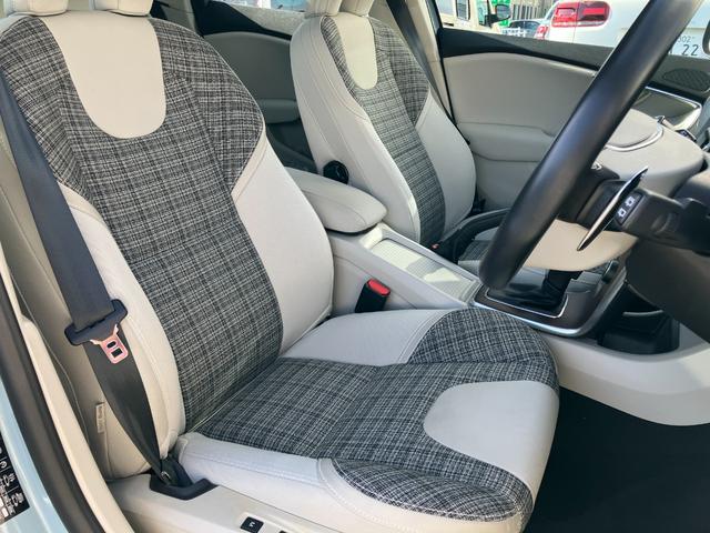 Ｖ４０ Ｔ３　アマゾンブルーエディション　限定車　パノラマガラスルーフ　純正ナビゲーション　フルセグＴＶ　電動シート　バックカメラ　ドラレコ　ＥＴＣ（18枚目）