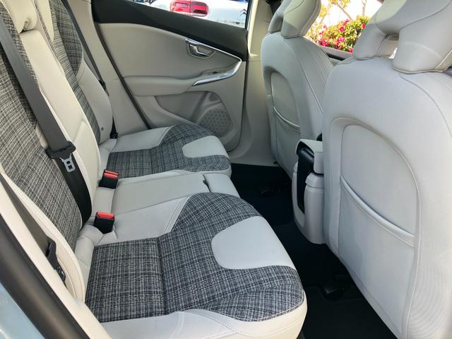 Ｖ４０ Ｔ３　アマゾンブルーエディション　限定車　パノラマガラスルーフ　純正ナビゲーション　フルセグＴＶ　電動シート　バックカメラ　ドラレコ　ＥＴＣ（23枚目）