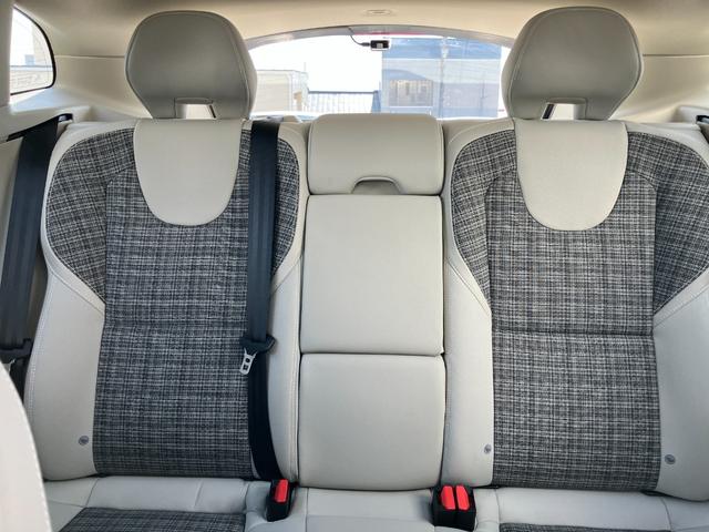 Ｖ４０ Ｔ３　アマゾンブルーエディション　限定車　パノラマガラスルーフ　純正ナビゲーション　フルセグＴＶ　電動シート　バックカメラ　ドラレコ　ＥＴＣ（25枚目）