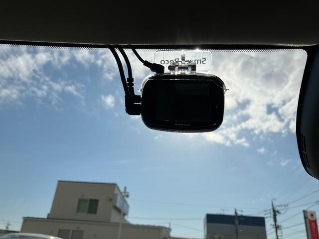 Ｖ４０ Ｔ３　アマゾンブルーエディション　限定車　パノラマガラスルーフ　純正ナビゲーション　フルセグＴＶ　電動シート　バックカメラ　ドラレコ　ＥＴＣ（26枚目）