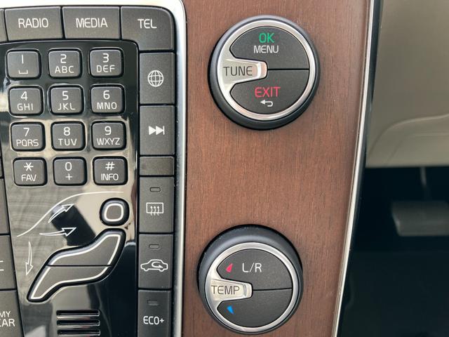 Ｖ４０ Ｔ３　アマゾンブルーエディション　限定車　パノラマガラスルーフ　純正ナビゲーション　フルセグＴＶ　電動シート　バックカメラ　ドラレコ　ＥＴＣ（36枚目）