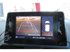 バックカメラが付いております。自動車の死角を映像でサポートしてくれるので、ドライバーに安心の装備です。 4