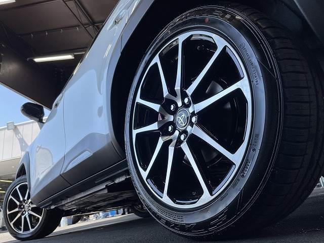 ハイブリッド GRスポーツ 登録済未使用車 8型ディスプレイ 全周囲カメラ ブラインドスポットモニター 18インチAW 専用スポーティシート レーダークルコン プリクラッシュセーフティ LEDヘッドライト 電動パワーステアリング(19枚目)