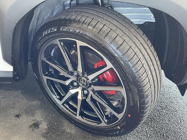 ハイブリッド GRスポーツ 登録済未使用車 8型ディスプレイ 全周囲カメラ ブラインドスポットモニター 18インチAW 専用スポーティシート レーダークルコン プリクラッシュセーフティ LEDヘッドライト 電動パワーステアリング(23枚目)