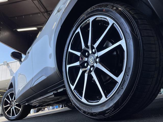 ハイブリッド GRスポーツ 登録済未使用車 8型ディスプレイ 全周囲カメラ ブラインドスポットモニター 18インチAW 専用スポーティシート レーダークルコン プリクラッシュセーフティ LEDヘッドライト 電動パワーステアリング(50枚目)