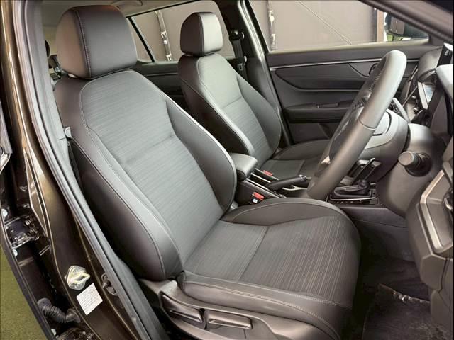 WR-V Z 未使用/レーダークルーズコントロール/LEDヘッド/スマートキー/クリアランスソナー/USB接続/オートエアコン/オートライト/パワーウインドウ/電子サイドブレーキ/パドルシフト(3枚目)