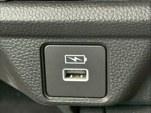 WR-V Z 未使用/レーダークルーズコントロール/LEDヘッド/スマートキー/クリアランスソナー/USB接続/オートエアコン/オートライト/パワーウインドウ/電子サイドブレーキ/パドルシフト(8枚目)