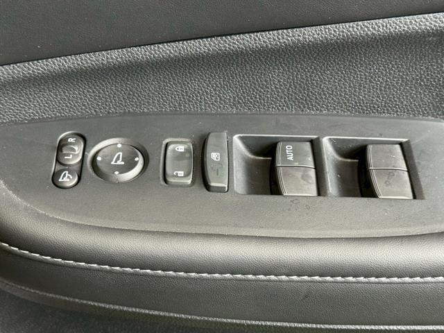 WR-V Z 未使用/レーダークルーズコントロール/LEDヘッド/スマートキー/クリアランスソナー/USB接続/オートエアコン/オートライト/パワーウインドウ/電子サイドブレーキ/パドルシフト(45枚目)