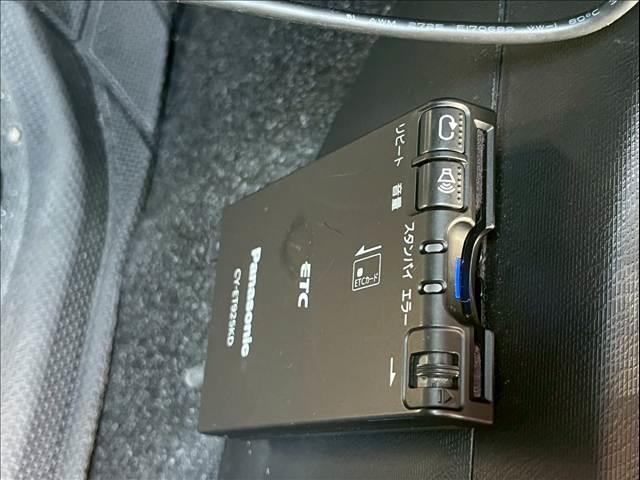 アクア S ナビ/バックカメラ/スマートキー/LEDヘッド/オートハイビーム/オートエアコン/衝突軽減ブレーキ/レーン逸脱警告/電動格納ミラー/オートライト/パワーウインドウ/ETC/クリアランスソナー(12枚目)
