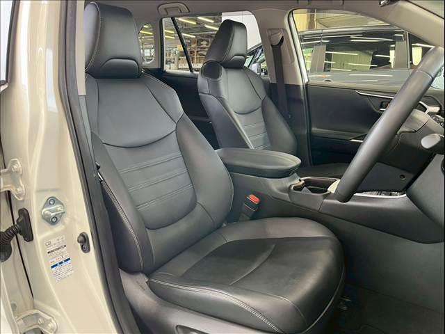 RAV4 G 純正ナビキット/TRDエアロ/全周囲カメラ/パワーバックドア/シートヒーター/ステアリングヒーター/レーダークルーズコントロール/オートハイビーム/シートメモリー/ブラインドスポットモニター/ETC(5枚目)