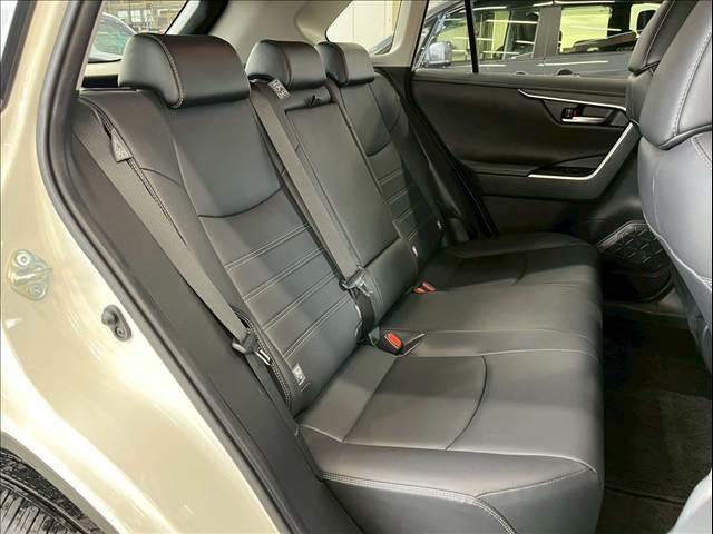 RAV4 G 純正ナビキット/TRDエアロ/全周囲カメラ/パワーバックドア/シートヒーター/ステアリングヒーター/レーダークルーズコントロール/オートハイビーム/シートメモリー/ブラインドスポットモニター/ETC(6枚目)