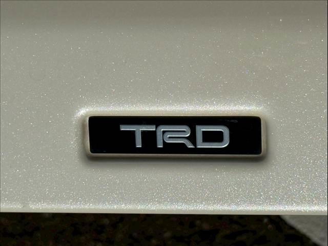 RAV4 G 純正ナビキット/TRDエアロ/全周囲カメラ/パワーバックドア/シートヒーター/ステアリングヒーター/レーダークルーズコントロール/オートハイビーム/シートメモリー/ブラインドスポットモニター/ETC(7枚目)