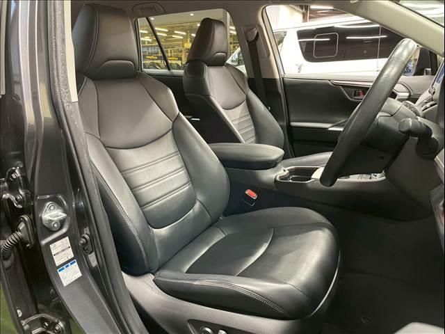 RAV4 ハイブリッドG 9型ナビ/レーダークルーズコントロール/パワーバックドア/シートヒーター/ステアリングヒーター/ブラインドスポットモニター/クリアランスソナー/シートメモリー/オートハイビーム/オートエアコン/ETC(5枚目)