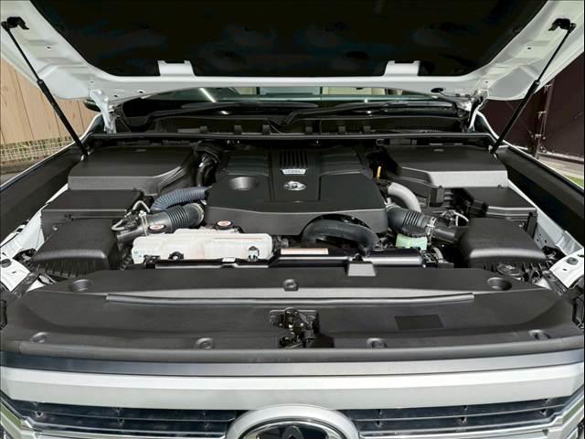 TOYOTA LAND CRUISER ZX