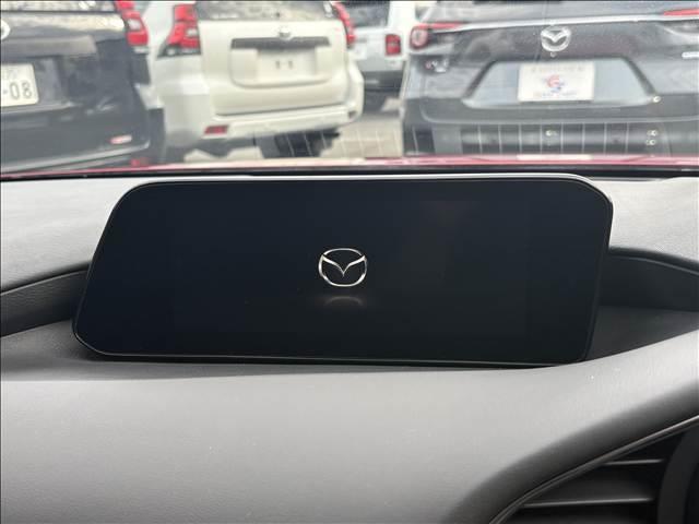 ＭＡＺＤＡ３ファストバック ２０Ｓ　Ｌパッケージ　１０型ナビ／ブラウンレザー／シートヒーター／ステアリングヒーター／レーダークルーズコントロール／ヘッドアップディスプレイ／ブラインドスポットモニター／クリアランスソナー／シートメモリー／ＥＴＣ（3枚目）