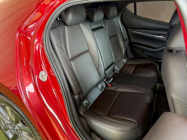 ＭＡＺＤＡ３ファストバック ２０Ｓ　Ｌパッケージ　１０型ナビ／ブラウンレザー／シートヒーター／ステアリングヒーター／レーダークルーズコントロール／ヘッドアップディスプレイ／ブラインドスポットモニター／クリアランスソナー／シートメモリー／ＥＴＣ（57枚目）