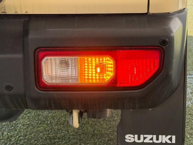 ジムニー XC 8型ナビ/クルーズコントロール/バックカメラ/LEDヘッド/衝突軽減ブレーキ/レーン逸脱警告/シートヒーター/ヘッドライトウォッシャー/ヒーテッドドアミラー/スマートキー/電動格納ミラー(23枚目)