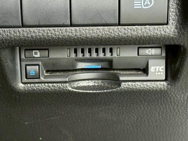 RAV4 アドベンチャー 純正ナビ/ツートンカラー/レーダークルーズコントロール/LEDヘッド/ブラインドスポットモニター/オートハイビーム/パワーウインドウ/オートエアコン/オートライト/電子サイドブレーキ/スマートキー(9枚目)