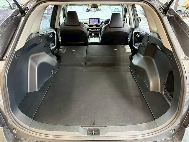RAV4 アドベンチャー 純正ナビ/ツートンカラー/レーダークルーズコントロール/LEDヘッド/ブラインドスポットモニター/オートハイビーム/パワーウインドウ/オートエアコン/オートライト/電子サイドブレーキ/スマートキー(13枚目)
