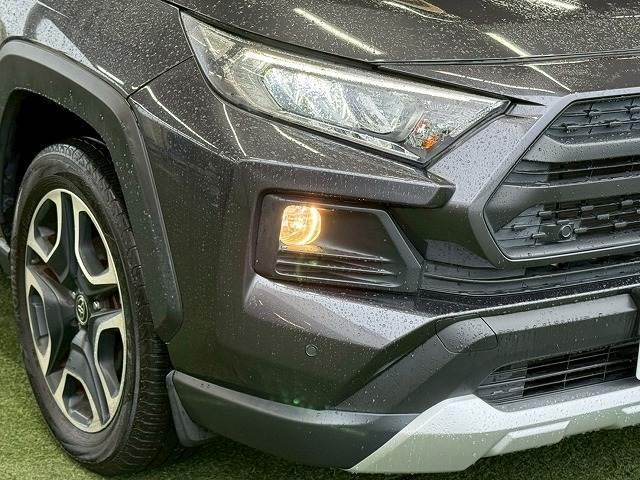 RAV4 アドベンチャー 純正ナビ/ツートンカラー/レーダークルーズコントロール/LEDヘッド/ブラインドスポットモニター/オートハイビーム/パワーウインドウ/オートエアコン/オートライト/電子サイドブレーキ/スマートキー(20枚目)