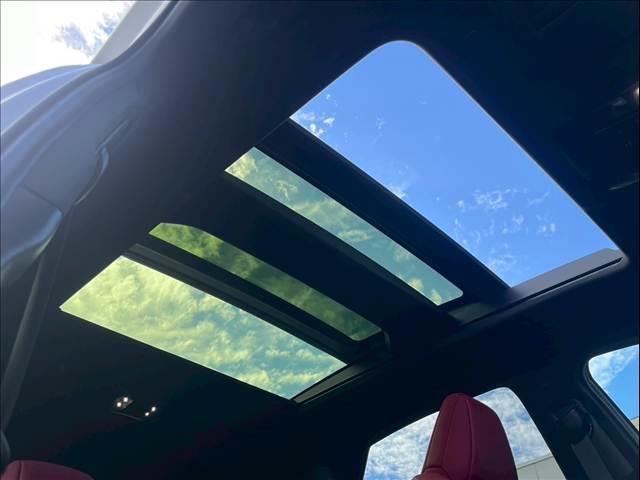 ＮＸ ＮＸ３５０ｈ　Ｆスポーツ　１４型ナビ／パノラマルーフ／全周囲カメラ／オレンジキャリパー／レッドレザー／デジタルインナーミラー／ＢＳＭ／ＨＵＤ／パワーバックドア／シートヒーター／シートクーラー／ステアリングヒーター／ＥＴＣ（7枚目）