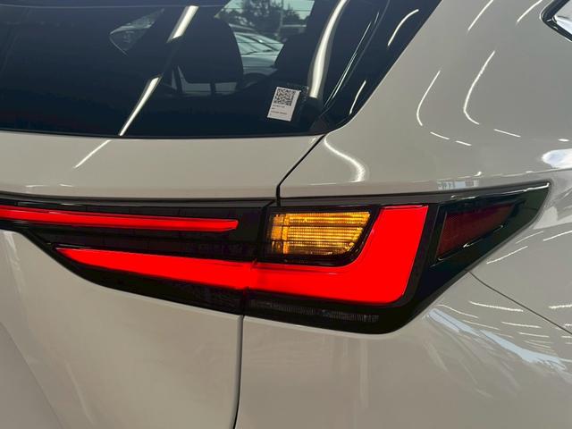 ＮＸ ＮＸ３５０ｈ　Ｆスポーツ　１４型ナビ／パノラマルーフ／全周囲カメラ／オレンジキャリパー／レッドレザー／デジタルインナーミラー／ＢＳＭ／ＨＵＤ／パワーバックドア／シートヒーター／シートクーラー／ステアリングヒーター／ＥＴＣ（21枚目）