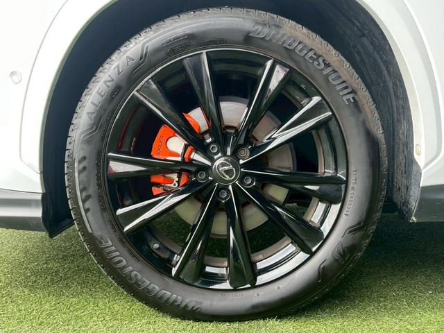 ＮＸ ＮＸ３５０ｈ　Ｆスポーツ　１４型ナビ／パノラマルーフ／全周囲カメラ／オレンジキャリパー／レッドレザー／デジタルインナーミラー／ＢＳＭ／ＨＵＤ／パワーバックドア／シートヒーター／シートクーラー／ステアリングヒーター／ＥＴＣ（28枚目）