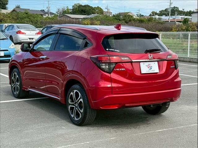 ヴェゼル ハイブリッドZ・ホンダセンシング 8型ナビ/レーダークルーズコントロール/シートヒーター/バックカメラ/衝突軽減ブレーキ/レーン逸脱警告/パドルシフト/LEDヘッド/オートエアコン/オートライト/スマートキー/ETC/パワーウインドウ(16枚目)