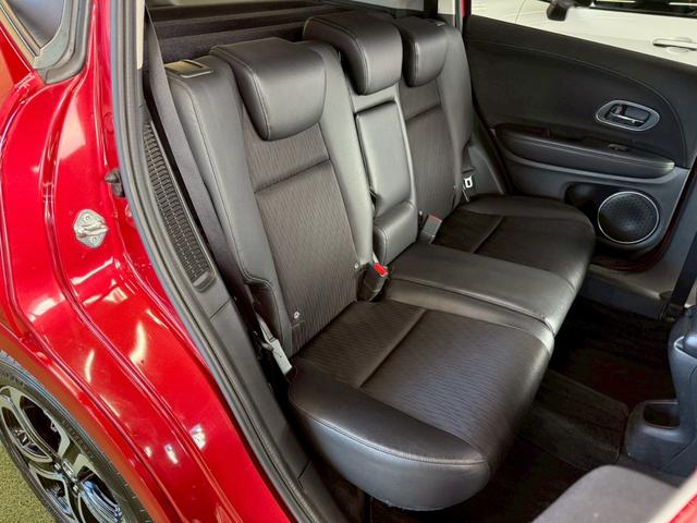 ヴェゼル ハイブリッドZ・ホンダセンシング 8型ナビ/レーダークルーズコントロール/シートヒーター/バックカメラ/衝突軽減ブレーキ/レーン逸脱警告/パドルシフト/LEDヘッド/オートエアコン/オートライト/スマートキー/ETC/パワーウインドウ(28枚目)