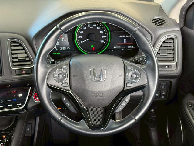ヴェゼル ハイブリッドZ・ホンダセンシング 8型ナビ/レーダークルーズコントロール/シートヒーター/バックカメラ/衝突軽減ブレーキ/レーン逸脱警告/パドルシフト/LEDヘッド/オートエアコン/オートライト/スマートキー/ETC/パワーウインドウ(33枚目)