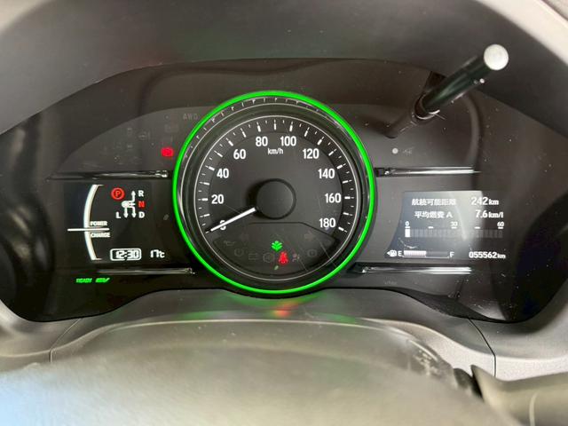 ヴェゼル ハイブリッドZ・ホンダセンシング 8型ナビ/レーダークルーズコントロール/シートヒーター/バックカメラ/衝突軽減ブレーキ/レーン逸脱警告/パドルシフト/LEDヘッド/オートエアコン/オートライト/スマートキー/ETC/パワーウインドウ(39枚目)