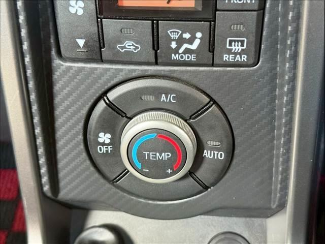 コペン エクスプレイ S 5速MT/純正ナビ/レカロシート/RAYS VOLK RACINGアルミ/ビルシュタイン車高調/バックカメラ/シートヒーター/電動格納ミラー/スマートキー/横滑り防止/オートライト/オートエアコン(9枚目)